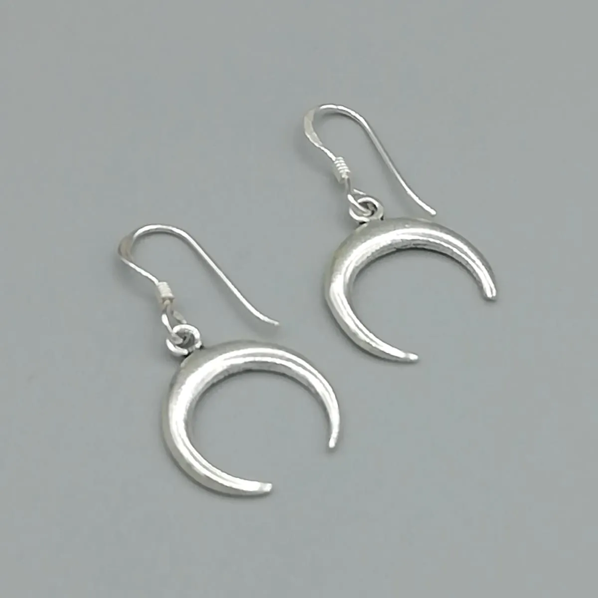 Crescent moon earrings | Silver ear danglers | Boho earrings | Celestial jewelry | Silver jewelry | E200