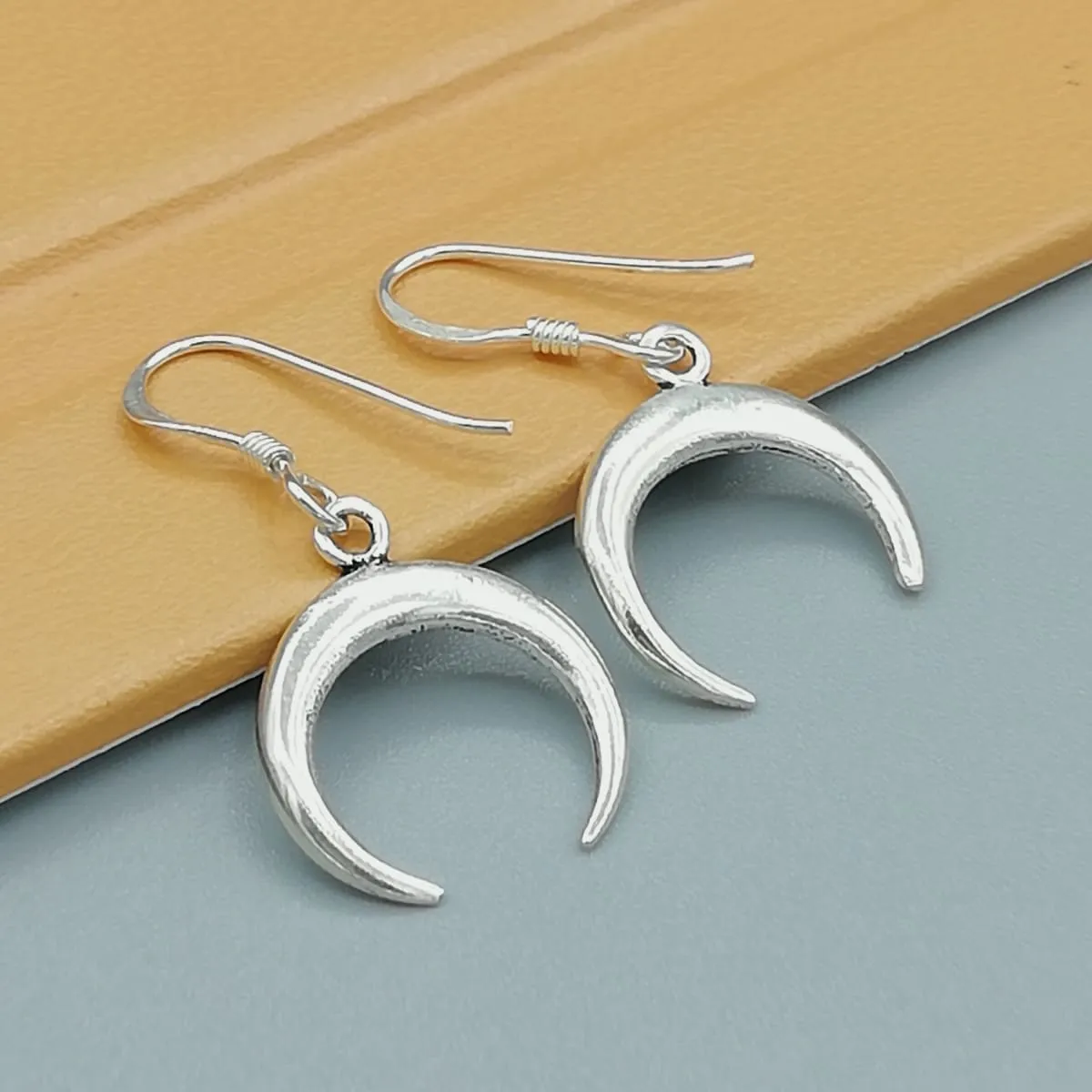 Crescent moon earrings | Silver ear danglers | Boho earrings | Celestial jewelry | Silver jewelry | E200